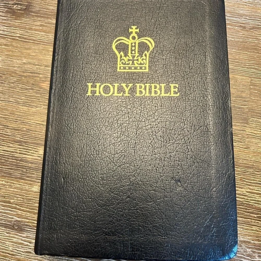 HOLY‎ BIBLE King James KJV Tyndale Black Red Letter Concordance 1984